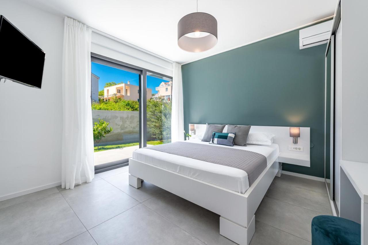 Villa Oasis - Your Luxury Home Away From Home Celopeci エクステリア 写真