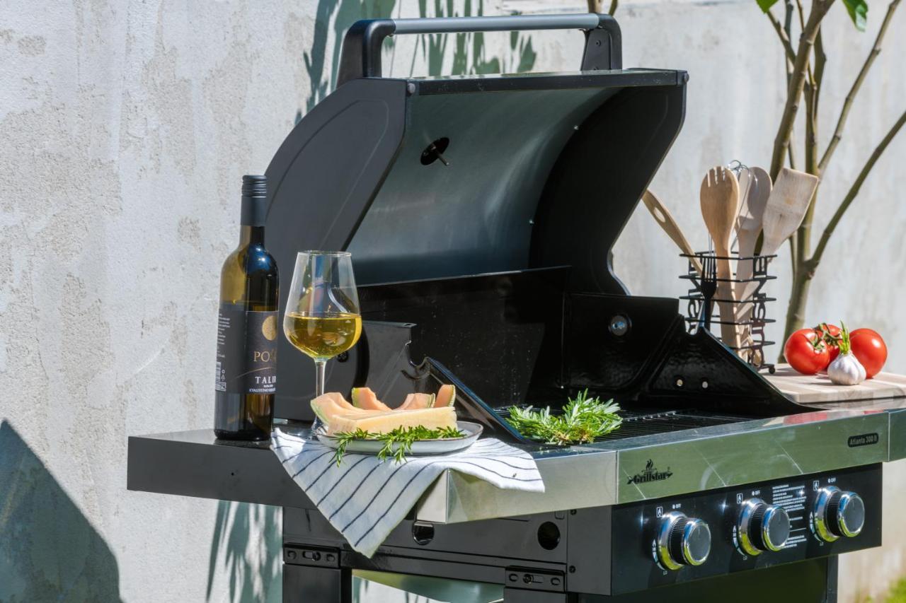 Villa Oasis - Your Luxury Home Away From Home Celopeci エクステリア 写真