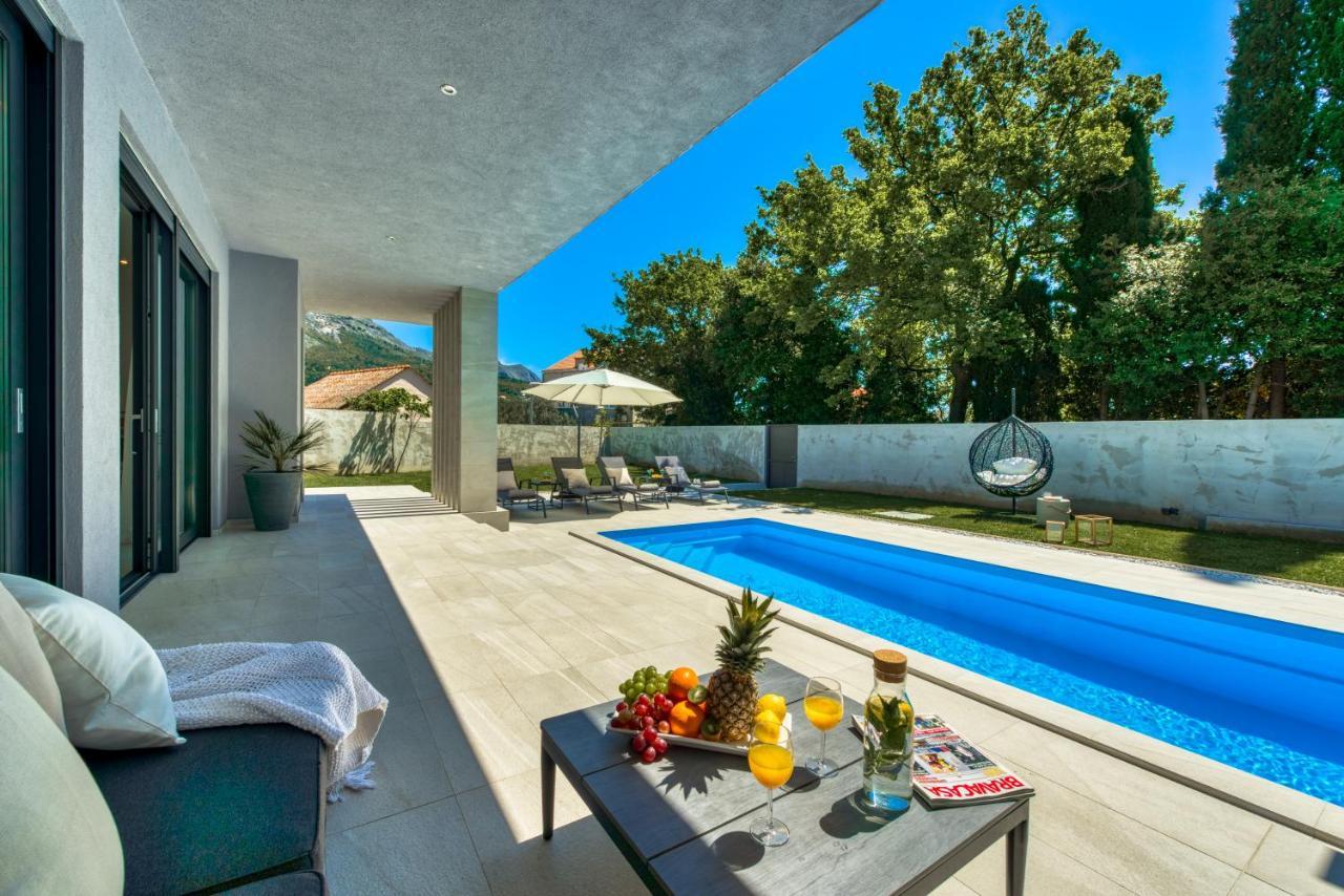 Villa Oasis - Your Luxury Home Away From Home Celopeci エクステリア 写真
