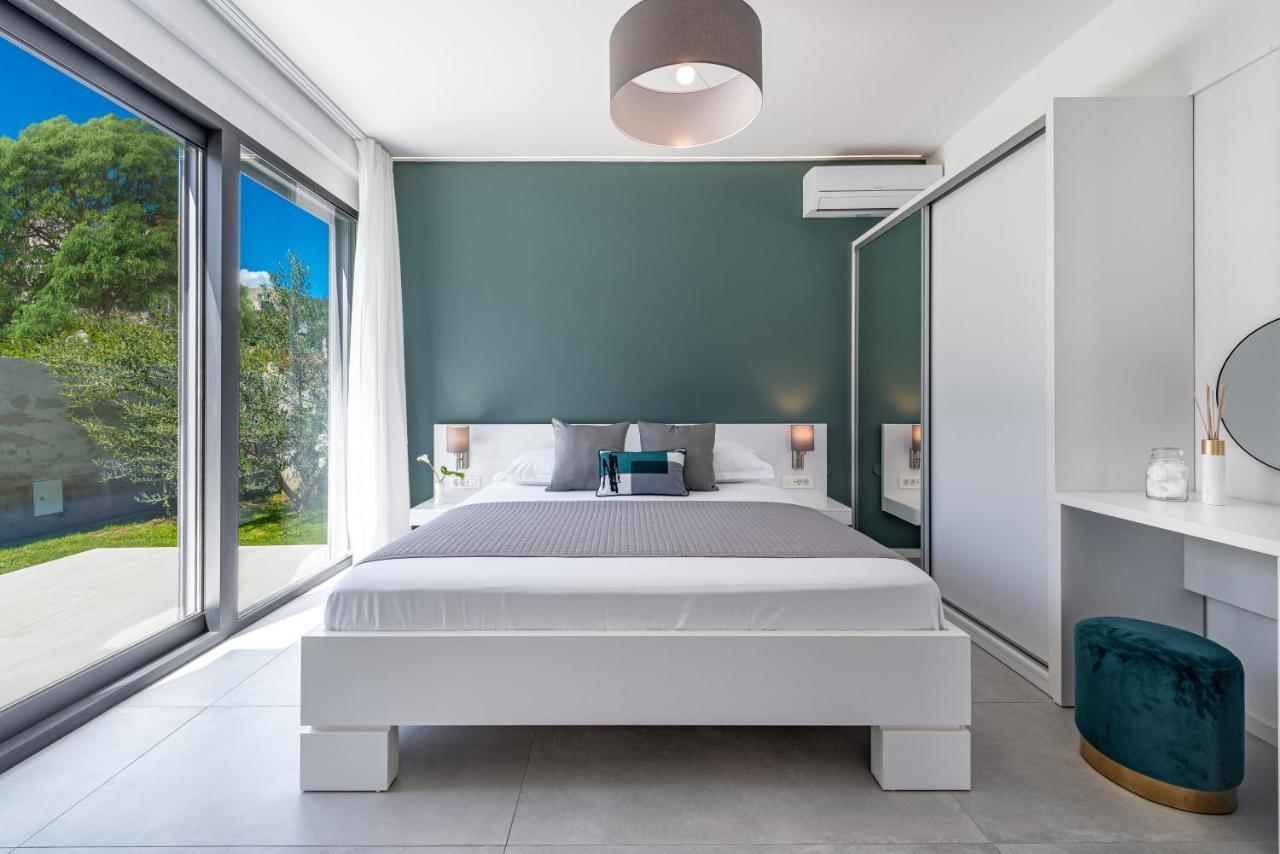 Villa Oasis - Your Luxury Home Away From Home Celopeci エクステリア 写真