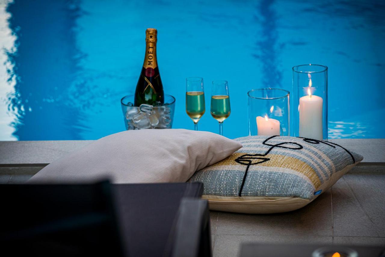 Villa Oasis - Your Luxury Home Away From Home Celopeci エクステリア 写真