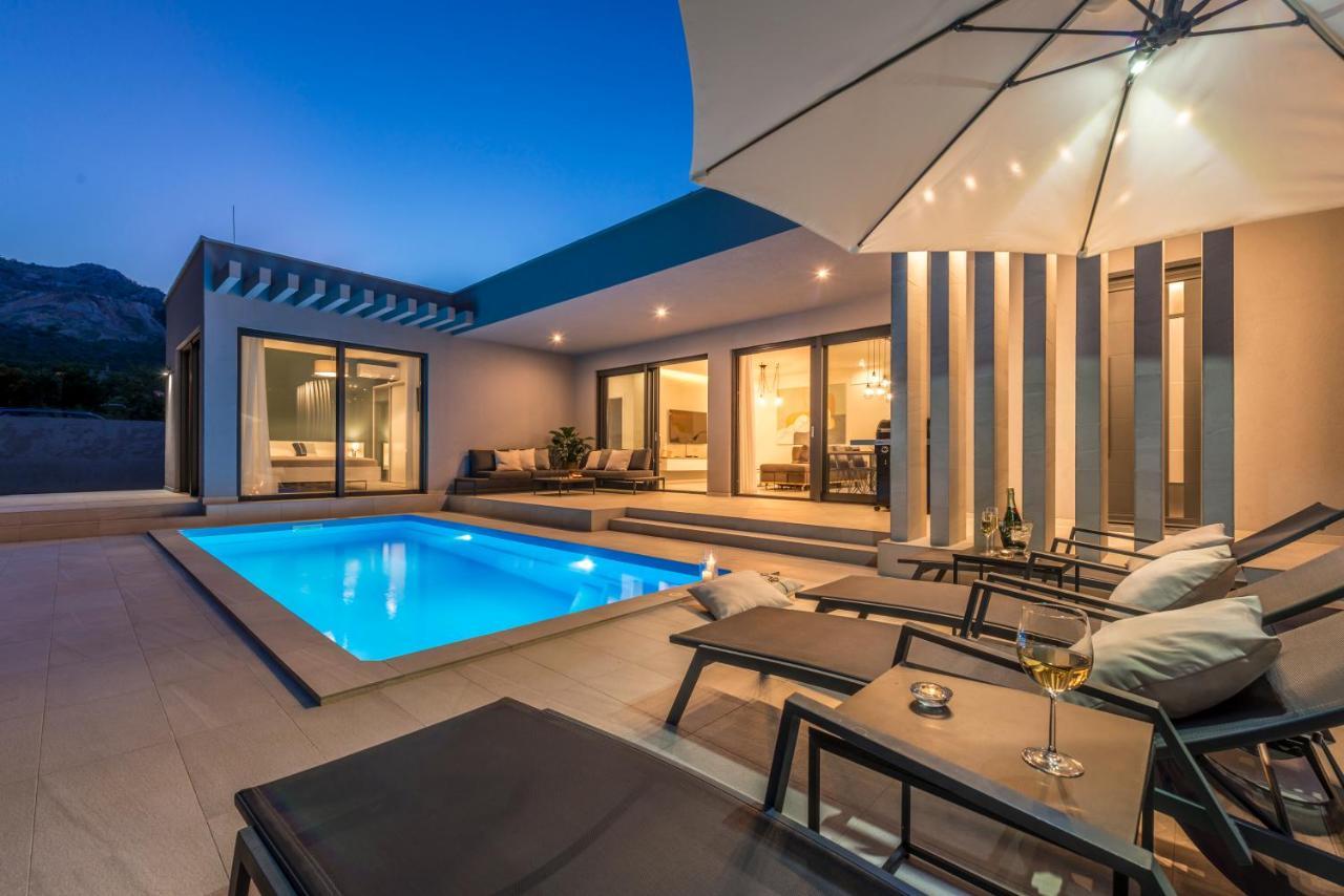 Villa Oasis - Your Luxury Home Away From Home Celopeci エクステリア 写真
